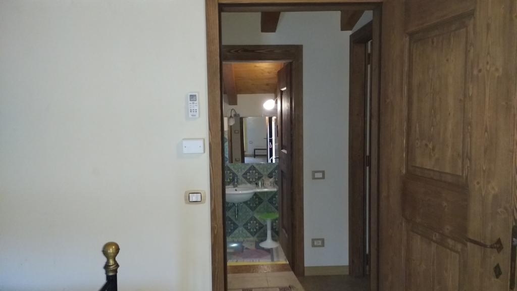 Parona di Valpolicella B&B Villa Roncatti المظهر الخارجي الصورة